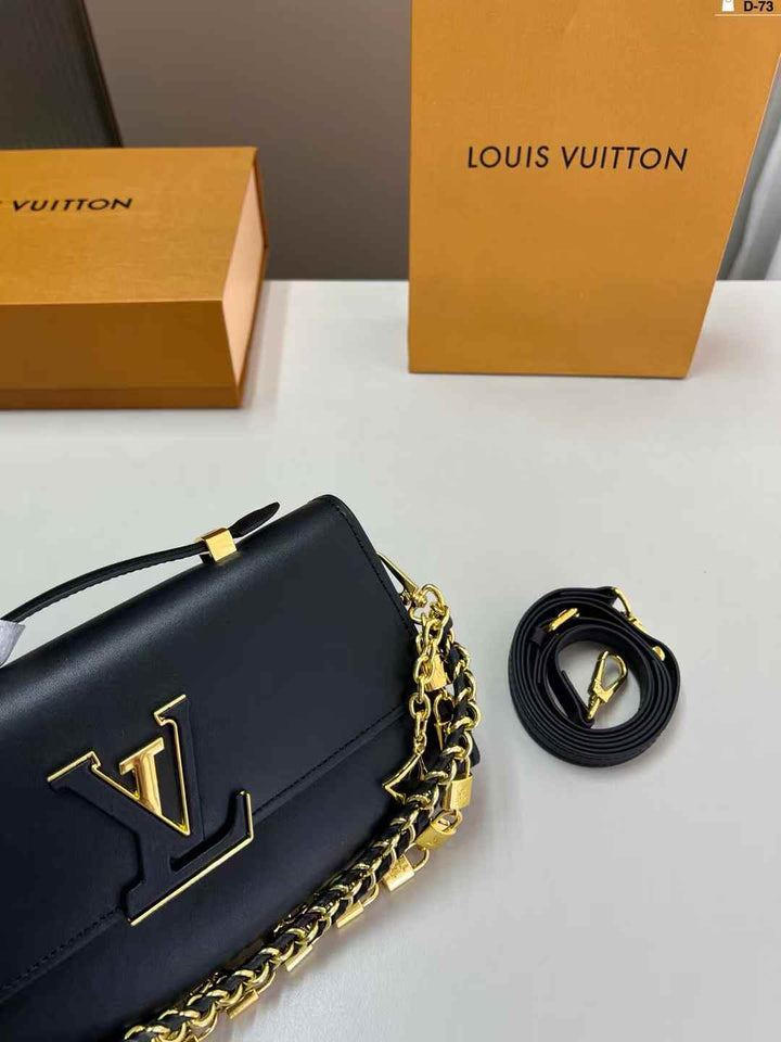 Wallet Chain Capucines