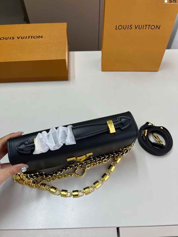 Wallet Chain Capucines