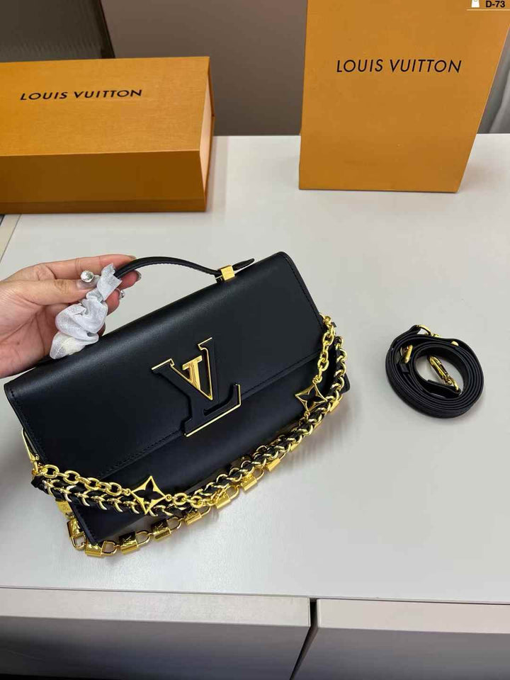 Wallet Chain Capucines