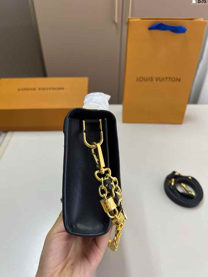 Wallet Chain Capucines