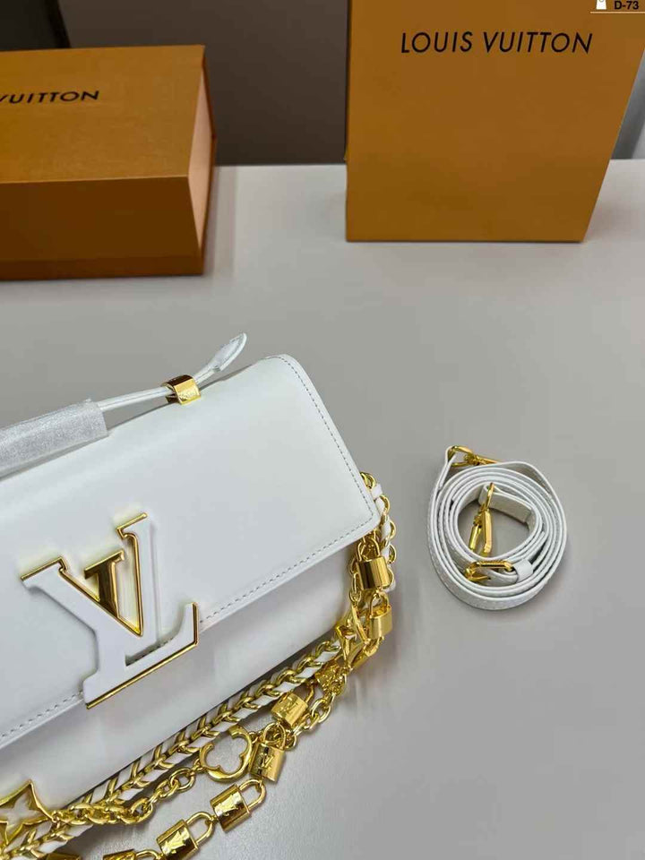 Wallet Chain Capucines