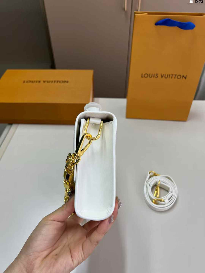 Wallet Chain Capucines